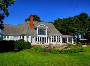 346 Old Point Rd, White Stone, VA 22578