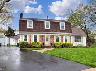 5824 Bridgewater Ct, Alexandria, VA 22315