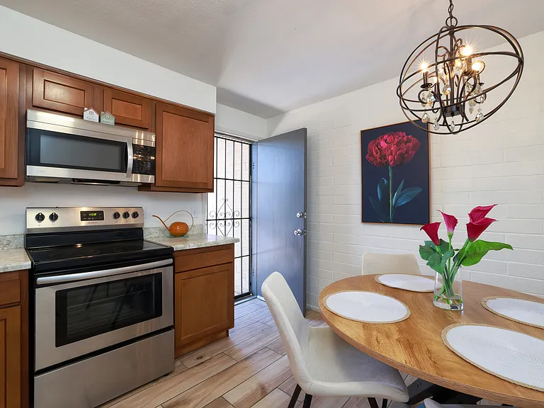 1734 E Hedrick Dr — Photo 1