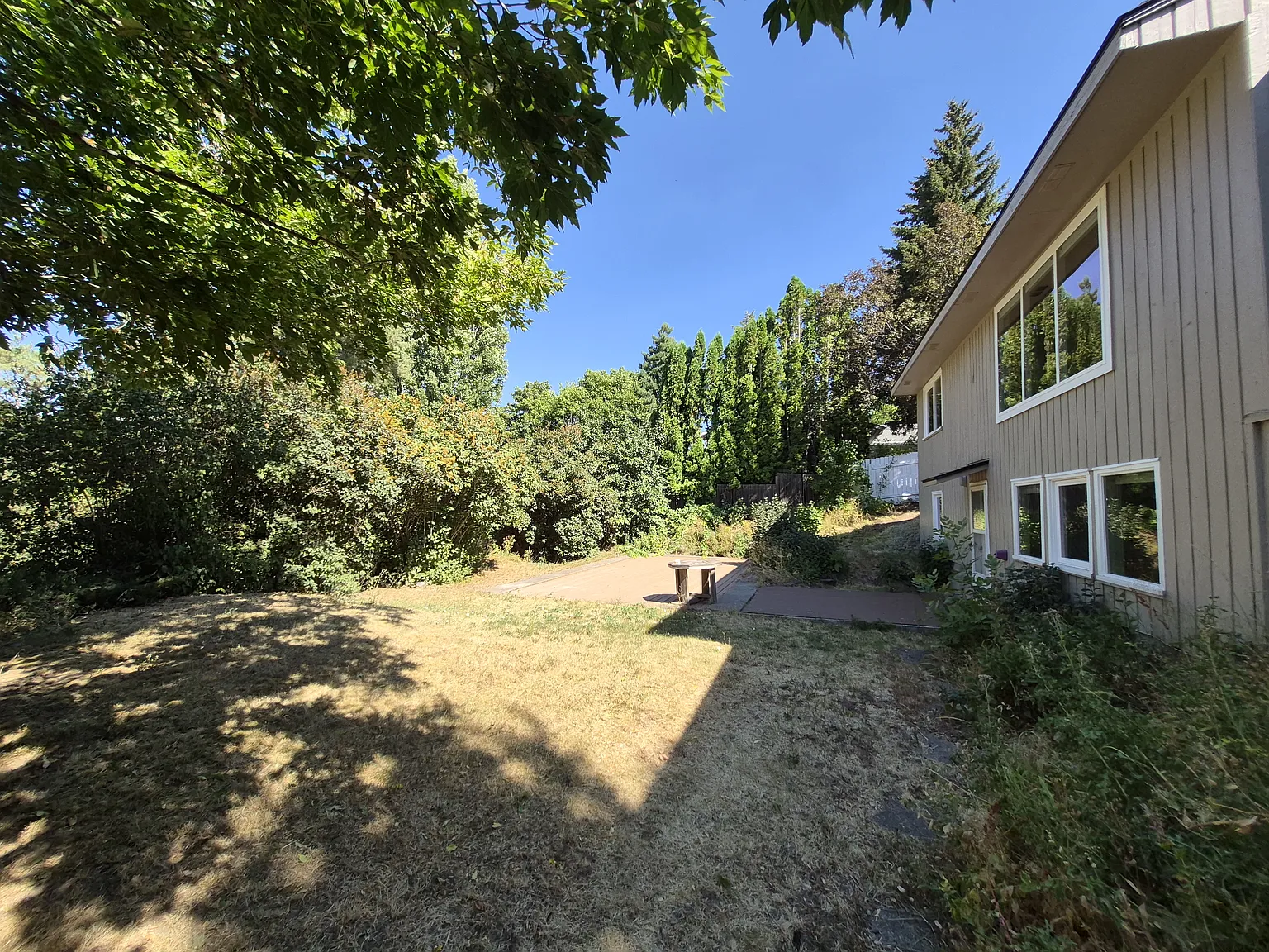 3 bed, 1690 sqft, $2,400 — Photo 4