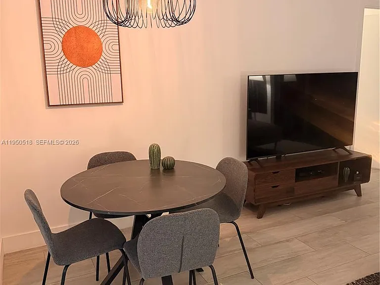 121 NE 34th St #2806A — Photo 9