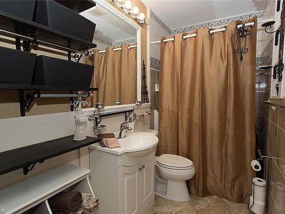 5th image of 2544 1st St APT 203