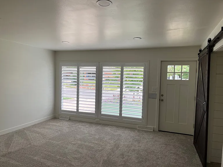 8521 Crescent Dr — Photo 5