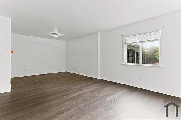 3 bed, $1,799 — Photo 3