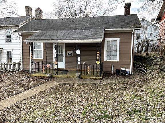 2nd image of 823 Saint Clair Ave
