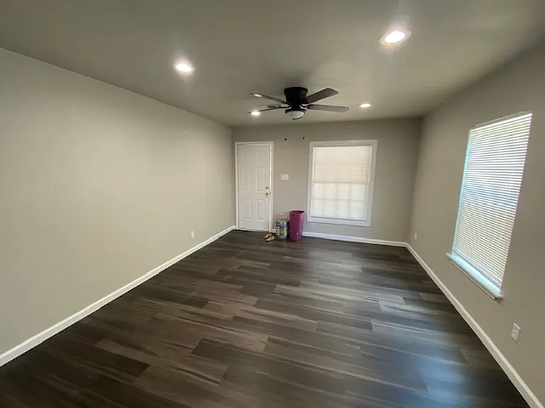 1419 Lindsey St — Photo 5