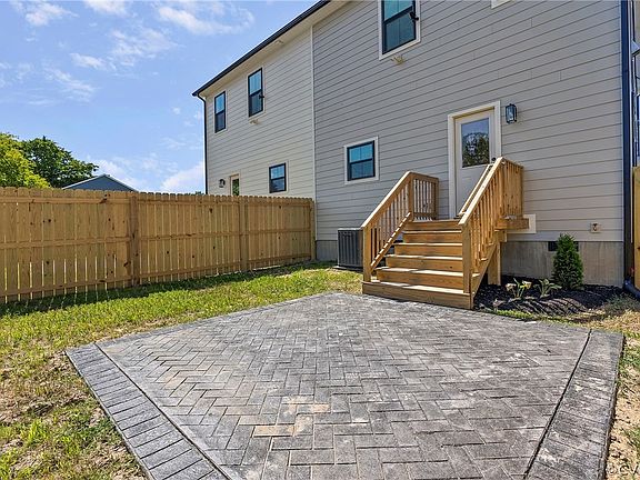 4th image of 2216 1/2 Perry St