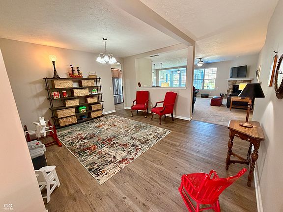 2nd image of 1352 Redstone Dr