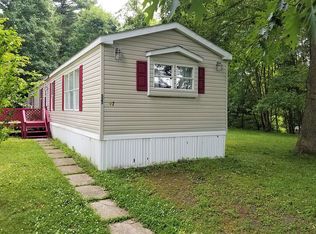 525 Hilltop Dr, Dallas, PA 18612