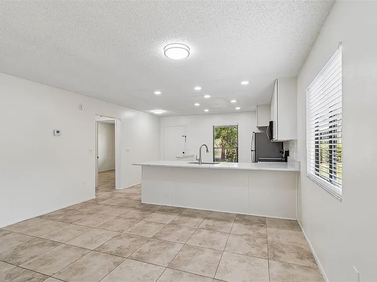 2945 Grovewood Blvd #A — Photo 20