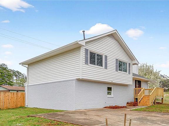 3rd image of 2776 Parcel Rd