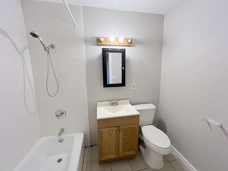 65 Monroe Street - E — Photo 9