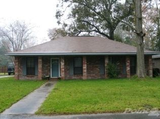 1711 S Park Ave, Gonzales, LA 70737