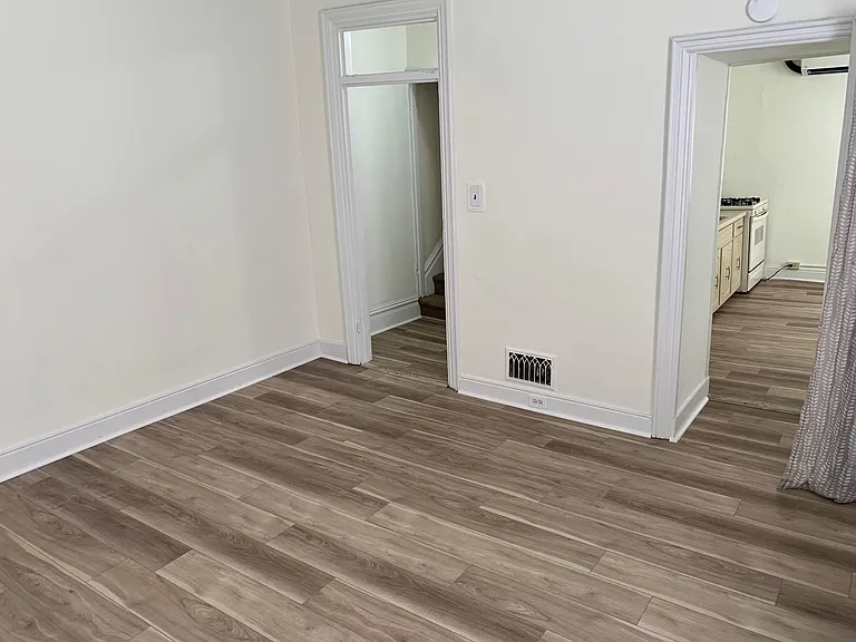227 Herr St #3 — Photo 5