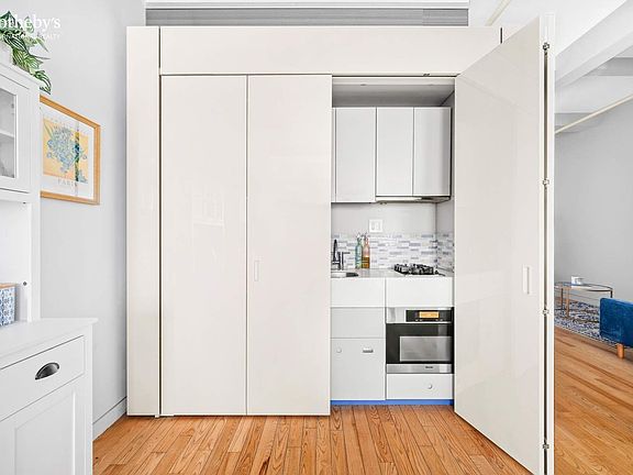 5th image of 16 W 19th St APT 7B
