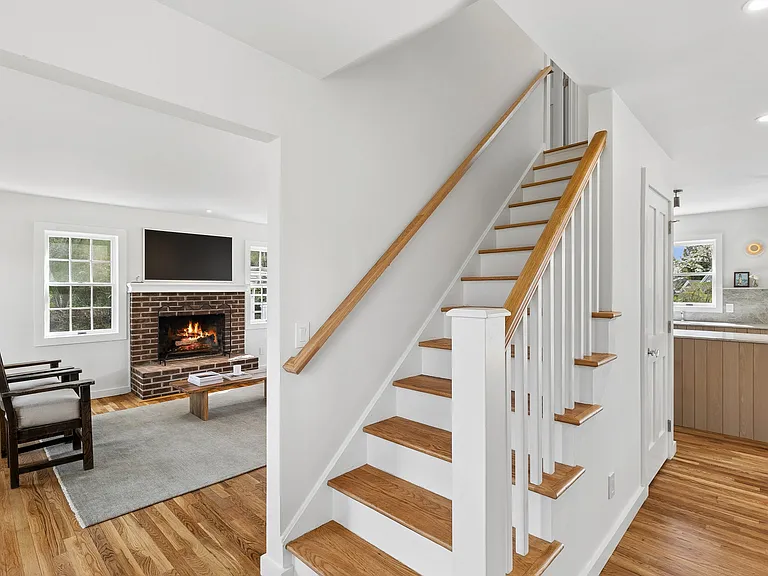 36 Floyd St — Photo 8