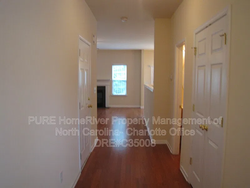 3 bed, 2.5 bath, 1553 sqft, $1,850 — Photo 4