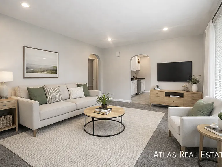 3966 N Utica St — Photo 3