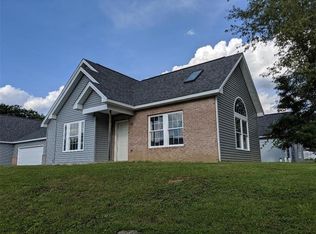 110 White Fox Ct #28, Ellwood City, PA