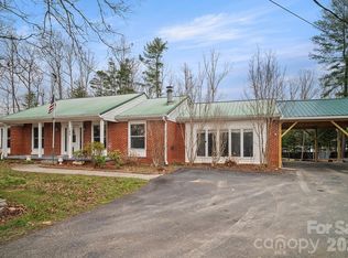 185 O'O King Dr, Flat Rock, NC 28731