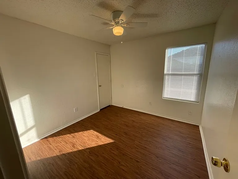 5008 Waterford Dr — Photo 22