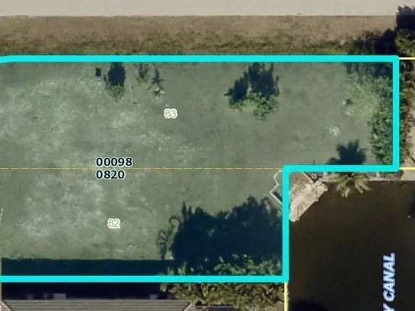 4901 Seville Ct, Cape Coral, FL 33904