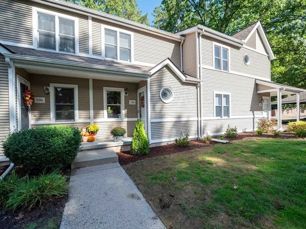 61 Abbey Memorial Dr APT 104, Chicopee, MA 01020