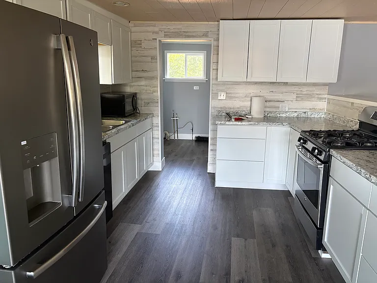 Mallard Dr — Photo 2