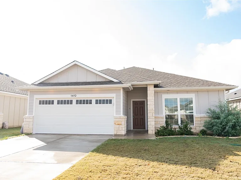 1419 Sideoats Ln — Photo 1