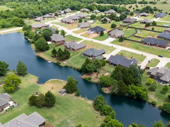 535 Eagle Lake Ln, Newcastle, OK 73065
