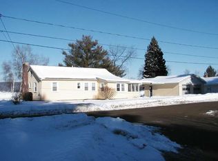 171 Hampton Point Rd, Mayfield, NY 12117