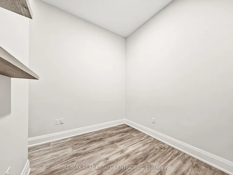 11 Queen St #205 — Photo 18