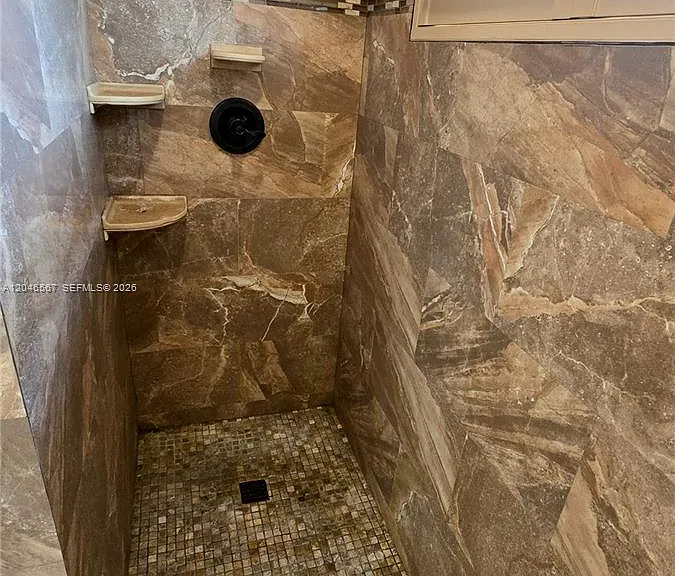 741 Tyler St — Photo 16