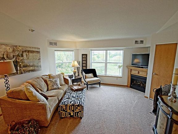 5th image of 1341 Lake Dr W Unit B-307