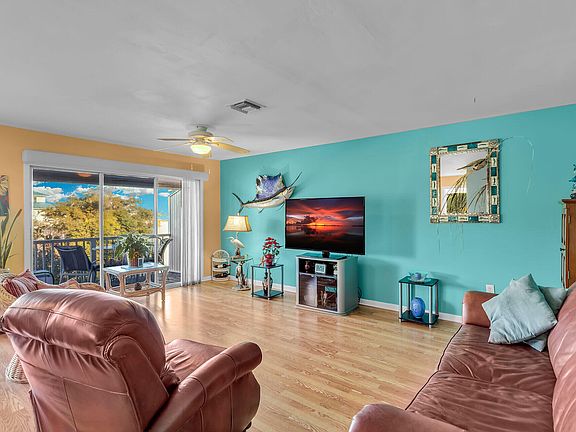 5th image of 299 N Anglers Dr Unit A