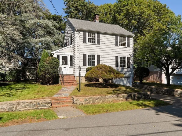 51 Iroquois Rd, Arlington, MA 02476