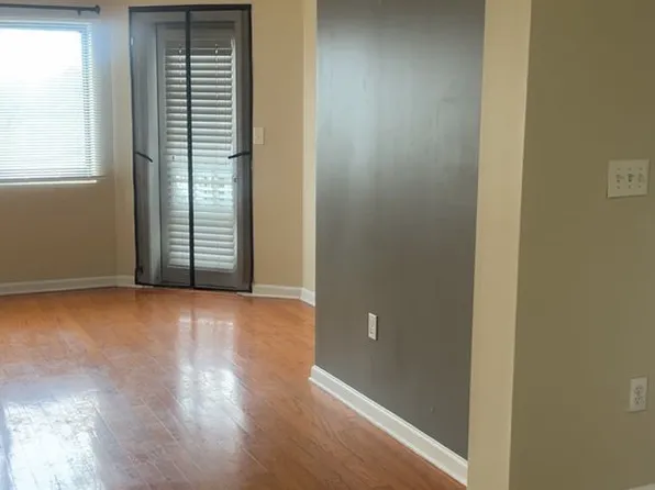795 Hammond Dr, Sandy Springs, GA