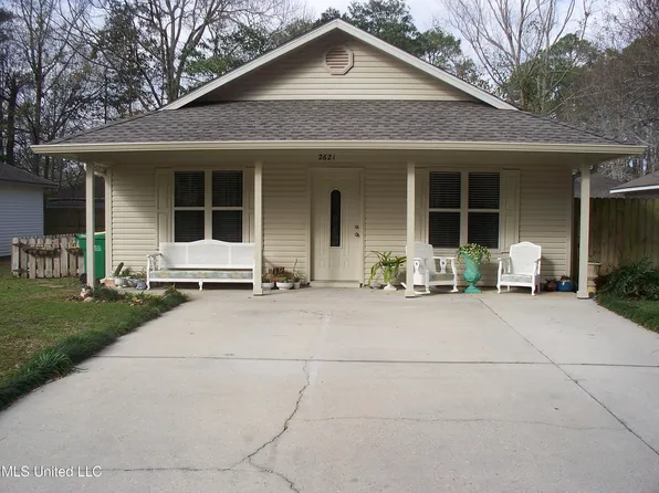 2621 N 12th St, Ocean Springs, MS 39564