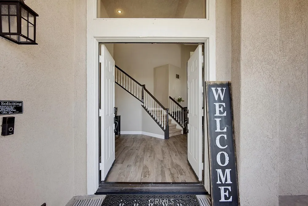 4 bed, 2526 sqft, $4,000 — Photo 4