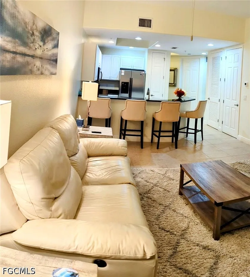 2 bed, 2.0 bath, 1125 sqft, $1,900 — Photo 4
