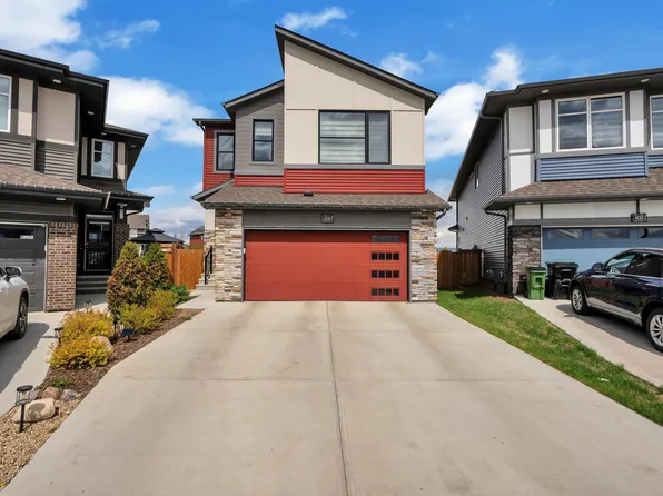 4135 Hawthorn Ct SW, Edmonton, AB T6X 2Y8