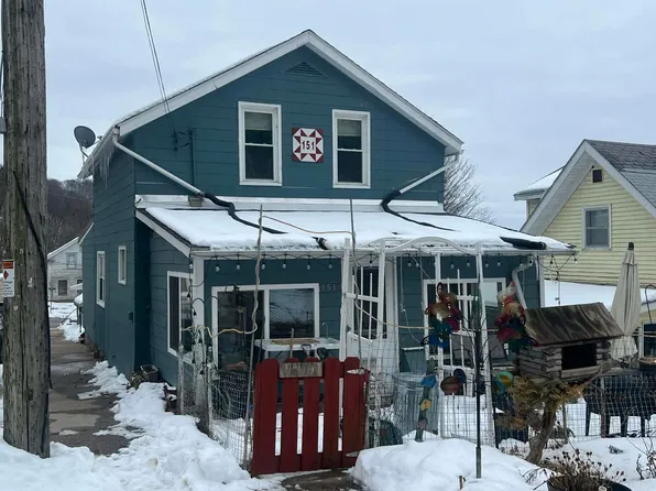 151 De Soto St, De Soto, WI 54624