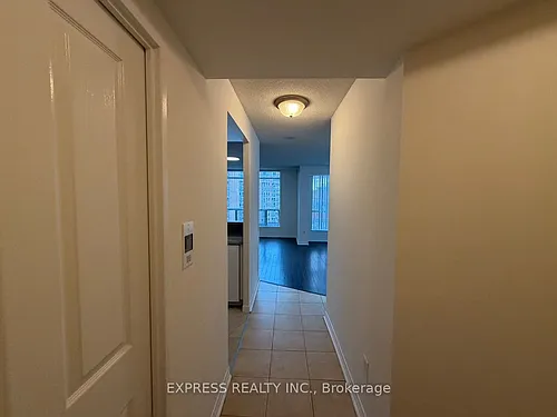 942 Yonge St #711 Photo 1