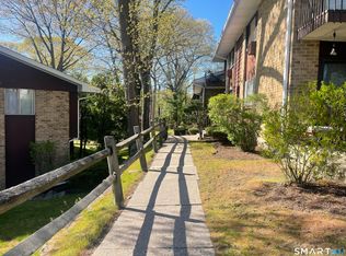 Candlelight Terrace, Bridgeport, CT 06606