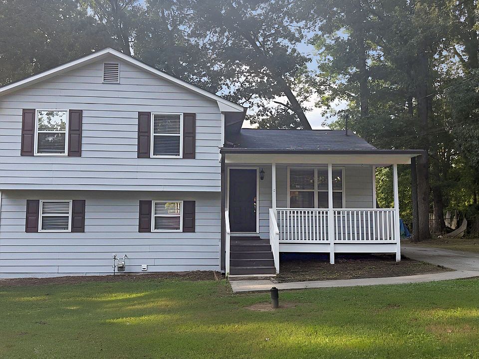 1st image of 141 Hemlock Cir