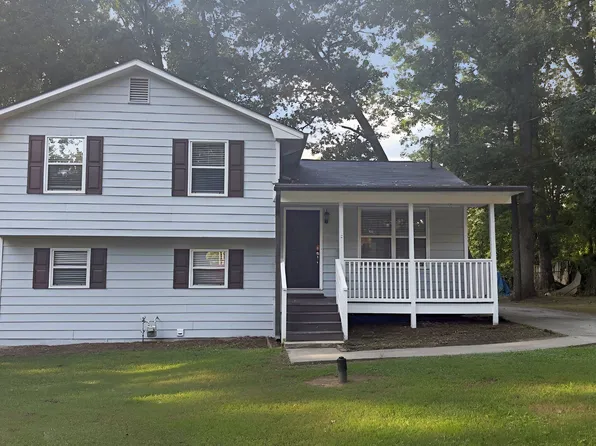 141 Hemlock Cir, Lawrenceville, GA 30046