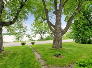 320 Kingsley St S, Winsted, MN 55395