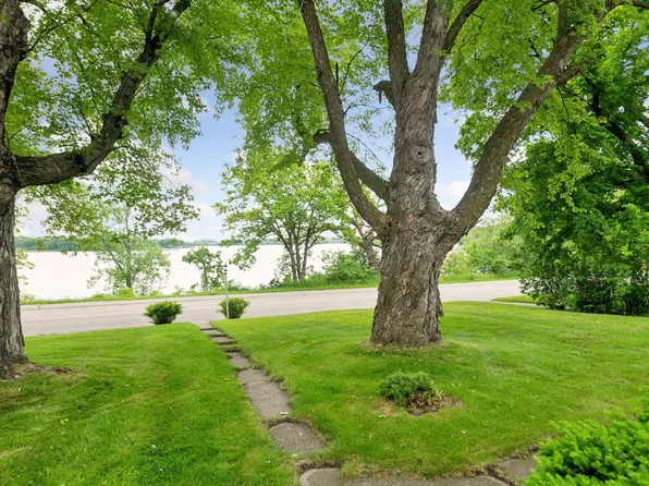 320 Kingsley St S, Winsted, MN 55395