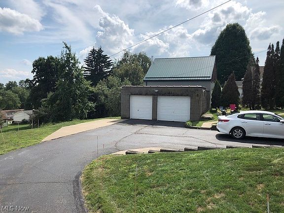 3rd image of 130-132 W McConnell Ave