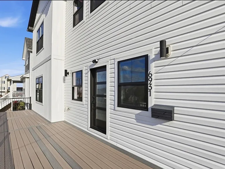 6931 River Dr — Photo 49